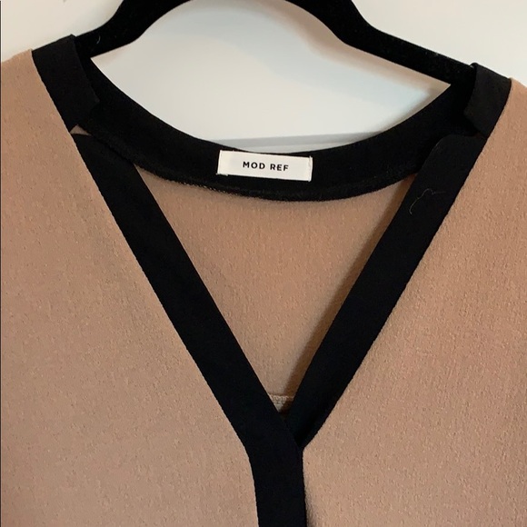 Taupe Tunic with pockets - Picture 2 of 4